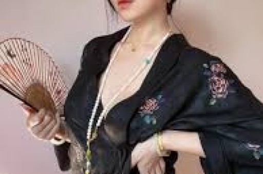 狗仔曝光娱圈恋情大瓜关晓彤再次被无辜牵连与王安宇恋爱传闻早有真相