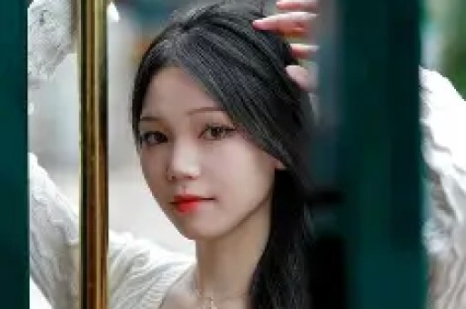 刘涛弯腰7秒上热搜：娱乐圈人设塌了真实值钱了